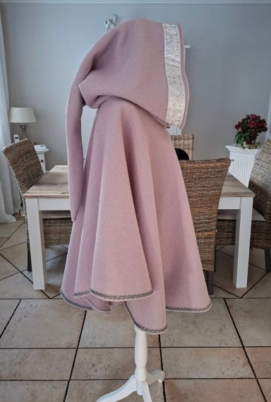 Poncho mit Zipfelkapuze Walkloden Rose`