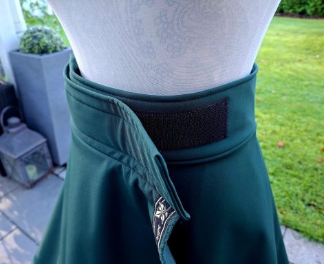 Softshell dunkelgrün Klettverschluß