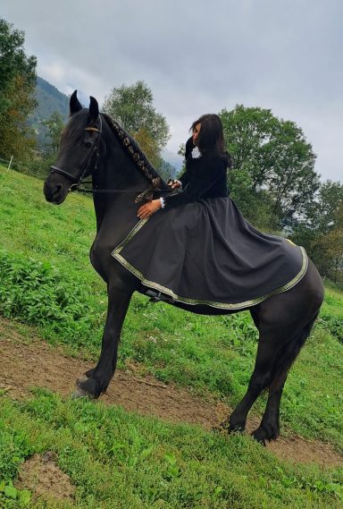 Softshell mit Borte und Reflexpaspel