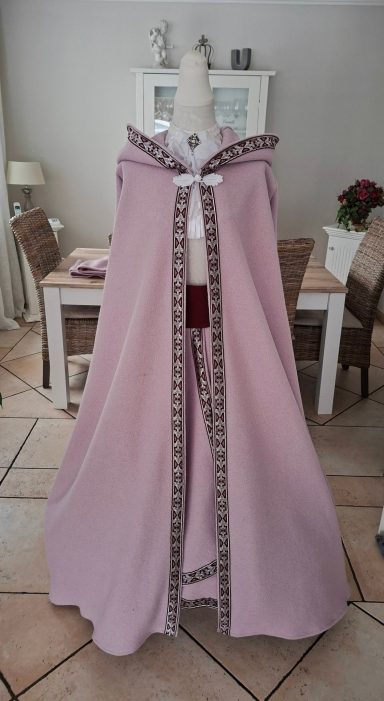 Cape mit runder Kapuze Walkloden rose`